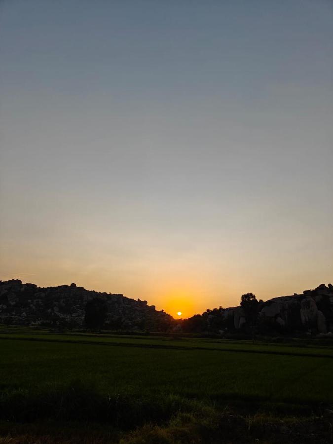 The Sundown Hampi Hotel Luaran gambar