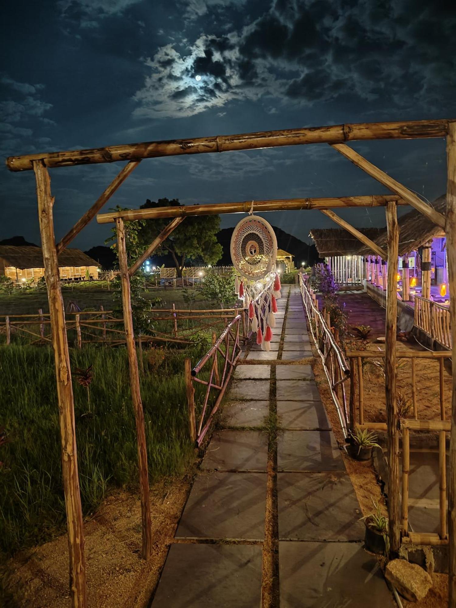 The Sundown Hampi Hotel Luaran gambar